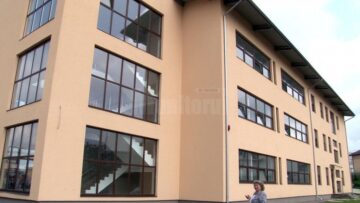 Campus școlar în valoare de 8 milioane de euro, inaugurat la Vicovu de Sus, la cel mai mare liceu din județ