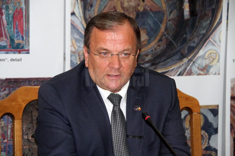 Gheorghe Flutur: ”Am o nedumerire, ce caută Salvamontul în podul Consiliului Județean?! Înțeleg să avem acest serviciu, dar la munte, la Vatra Dornei sau la Câmpulung Moldovenesc, nu la Suceava”
