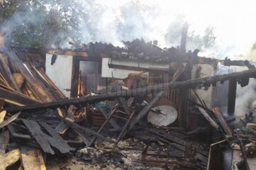 Gospodărie distrusă de un incendiu de proporții, la Capu Câmpului