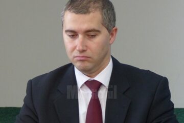 Administratorul public al județului, Ionuț Adomniței, și-a anunțat, joi, demisia din această funcție deținută în Consiliul Județean Suceava