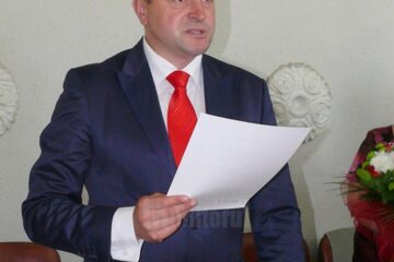 Primarul Cătălin Coman depune jurământul
