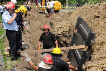 Un bărbat a murit după ce un mal de pământ s-a surpat peste el