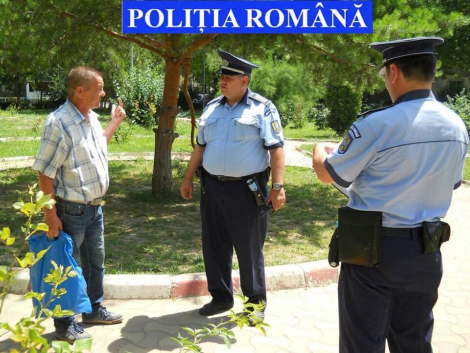 Acțiunea polițiștilor pentru identificarea și verificarea celor care practică activități de comerț ambulant
