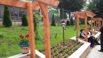 Elevii și profesorii Colegiului „Ștefan cel Mare” au dat o nouă „față” parcului din curtea instituției