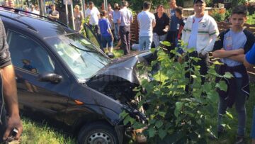 Autoturismul care ar fi provocat accidentul