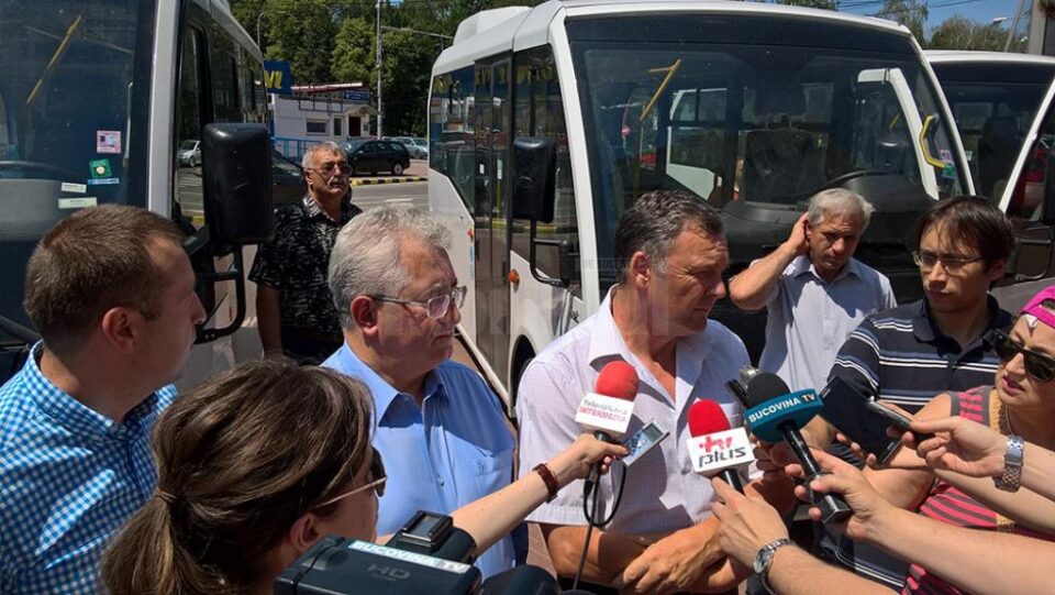 Municipiul Suceava are cinci noi microbuze pentru transport public