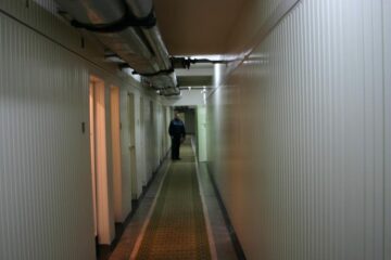 Cei doi indivizi au fost arestați preventiv pe o perioadă de 30 de zile