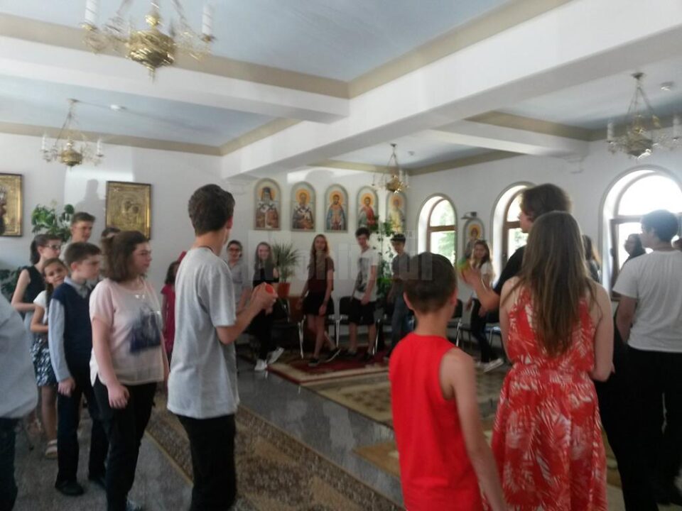 „Cum să vorbim în public folosind tehnicile actorilor”, întâlnire cu actorul Tomi Cristin, la Suceava