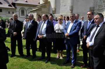 Oficialități prezente pe 2 iulie 2016 la Mănăstirea Putna
