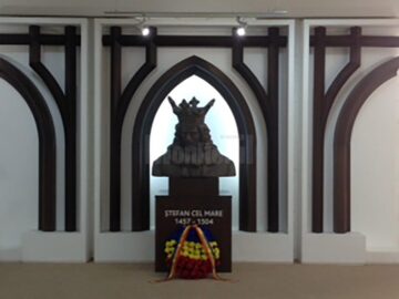 Aproape 4.000 de credincioși l-au sărbătorit sâmbătă, la Mănăstirea Putna, pe Sfântul Ștefan cel Mare