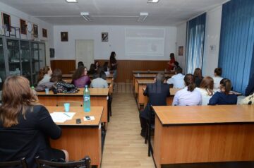 Lansări de carte, expoziții, momente artistice, la Zilele Colegiului Național “Dragoș Vodă”