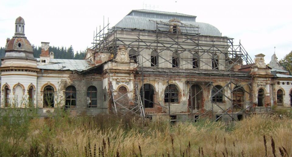 Cazinoul din Vatra Dornei, aproape o ruină