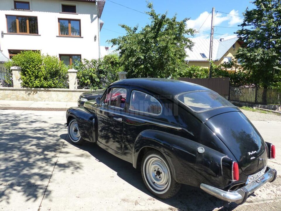 Un sucevean a readus pe străzi un superb Volvo de epocă de la începutul anilor '60