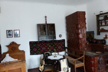 Casa reconstituie atmosfera de secol XIX din casa parohială