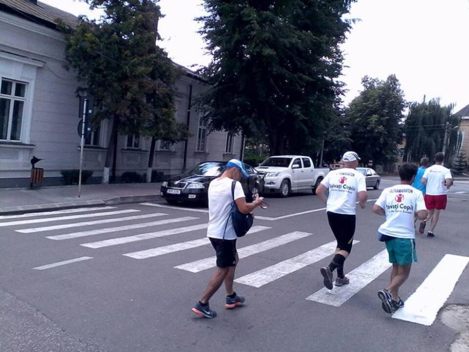 2.368 de lei, în trei ore, adunați de Salvați Copiii – Filiala Suceava la o acțiune caritabilă organizată la Dorohoi