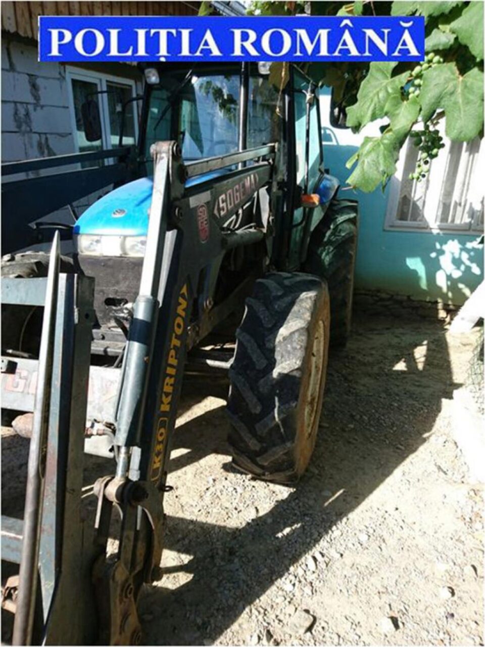 Tractorul de 18.000 de euro, furat de angajați