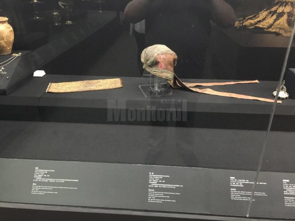 Opt piese din patrimoniul Muzeului de Istorie al Bucovinei, în expoziția ”Comorile României”, în China