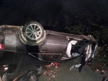 Autoturismul Audi A8 plin cu țigări de contrabandă
