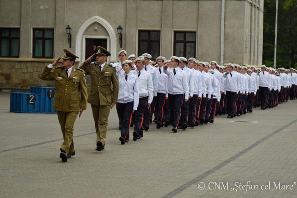 Concurența pentru cele 20 de locuri aprobate pentru fete și 100 de locuri pentru băieți a fost de 3,8 la fete și 1,8 la băieți