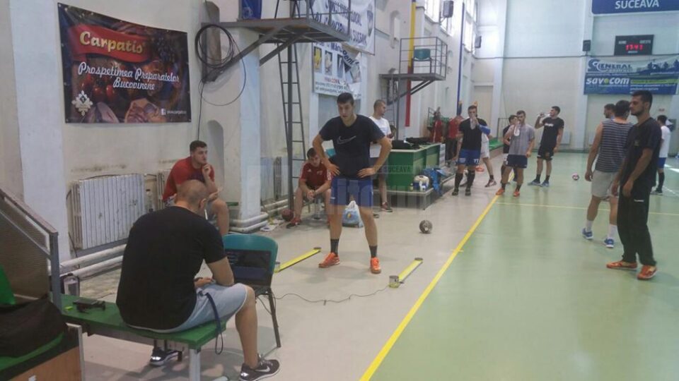 Handbaliștii suceveni au dat teste cu preparatorul fizic al clubului Dinamo București, Radu Vasilcan