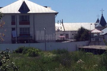 Deținuți urcați pe acoperișul Penitenciarului Botoșani