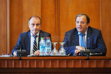 Ministrul Agriculturii, Achim Irimescu, și președintele Consiliului Județean Suceava, Gheorghe Flutur