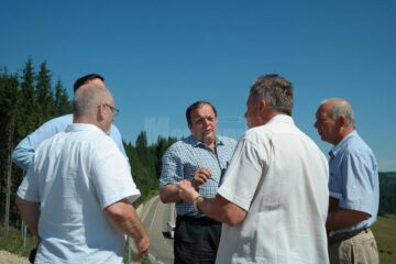 Flutur a început ieri cu dreptul negocierile pentru finalizarea depozitului de deșeuri de pe Mestecăniș