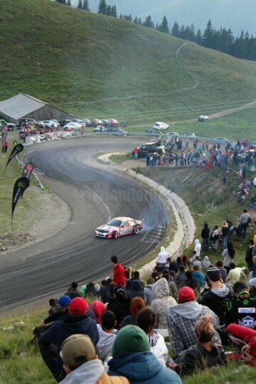 Spectacol auto extrem, pe culmile Rarăului, la singura etapă de drift pe traseu montan din România