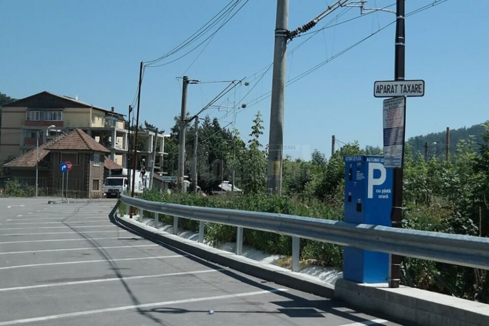 Amenzi de până la 500 de lei pentru șoferii care își parchează mașinile în bătaie de joc