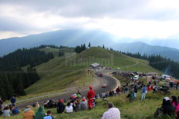 Spectacol auto extrem, pe culmile Rarăului, la singura etapă de drift pe traseu montan din România
