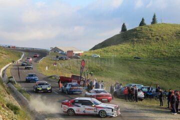 Spectacol auto extrem, pe culmile Rarăului, la singura etapă de drift pe traseu montan din România