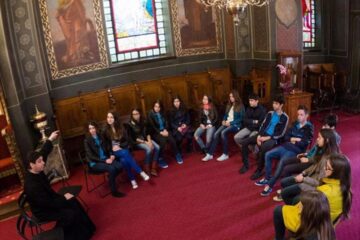 Tehnologia este bună, dacă tinerii nu se lasă înrobiți de ea. Foto: www.ziarullumina.ro