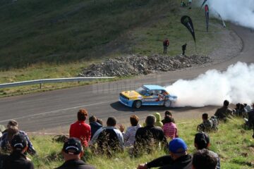 Spectacol auto extrem, pe culmile Rarăului, la singura etapă de drift pe traseu montan din România