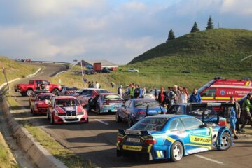 Spectacol auto extrem, pe culmile Rarăului, la singura etapă de drift pe traseu montan din România