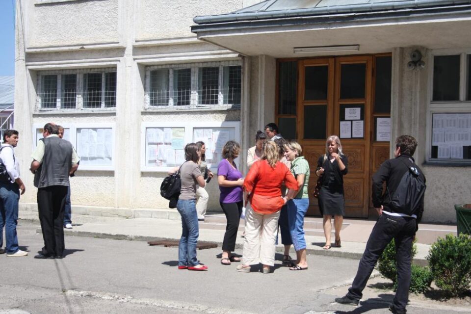 657 de candidați susțin miercuri examenul de titularizare