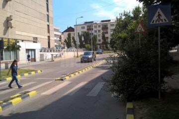 Treceri de pietoni cu vizibilitate obturată de vegetație