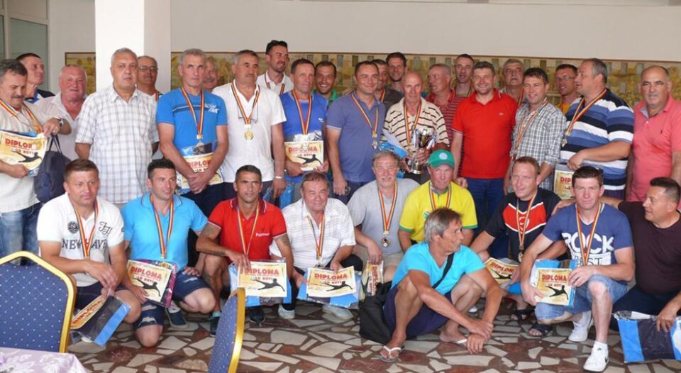 Fostele glorii ale fotbalului fălticenean s-au întâlnit în meciul anului old-boys