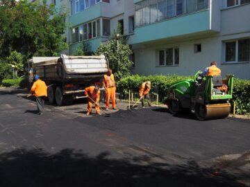 După scandalul iscat, echipa de asfaltare a revenit să completeze anumite porțiuni