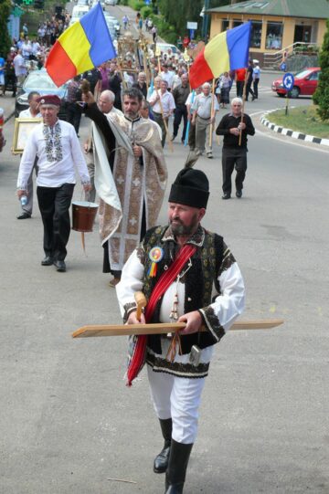 La procesiune au participat câteva sute de credincioși
