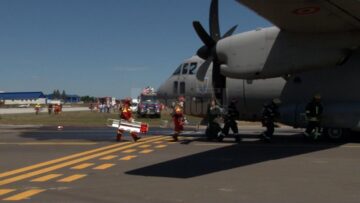 Exercițiu de simulare a unui incendiu, la aterizarea unui avion de pasageri
