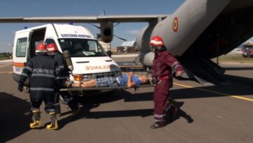 Exercițiu de simulare a unui incendiu, la aterizarea unui avion de pasageri