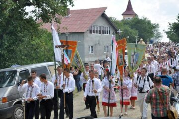 Procesiune impresionantă la Pleșa, la împlinirea a 180 de ani de la înființarea localității