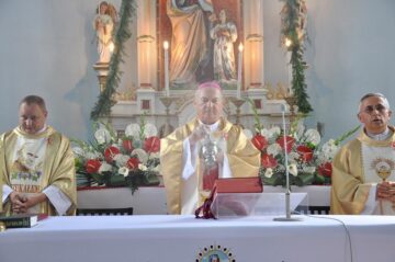 Procesiune impresionantă la Pleșa, la împlinirea a 180 de ani de la înființarea localității