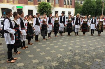 Festivalul Național al Ansamblurilor Folclorice ale Copiilor și Tinerilor „Dorna, plai de joc și cântec” și-a desemnat câștigătorii