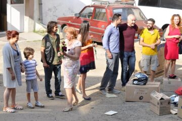 Spectacole în aer liber, oferite sucevenilor de actorii Teatrului „Matei Vișniec”