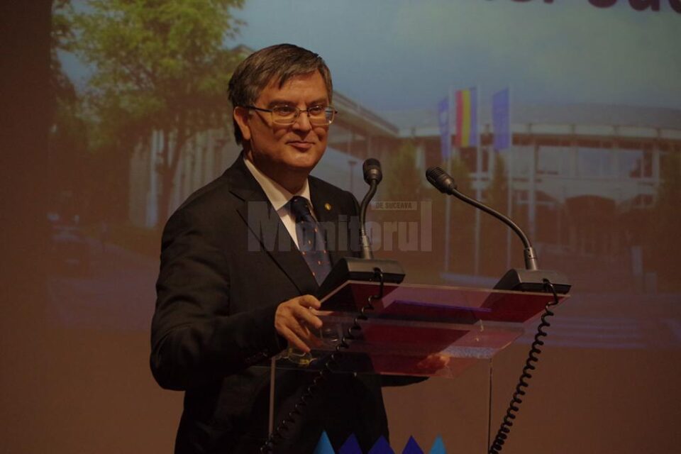 Ministrul Educației, universitarul Mircea Dumitru