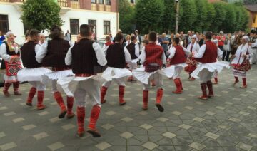 Festivalul Național al Ansamblurilor Folclorice ale Copiilor și Tinerilor „Dorna, plai de joc și cântec” și-a desemnat câștigătorii