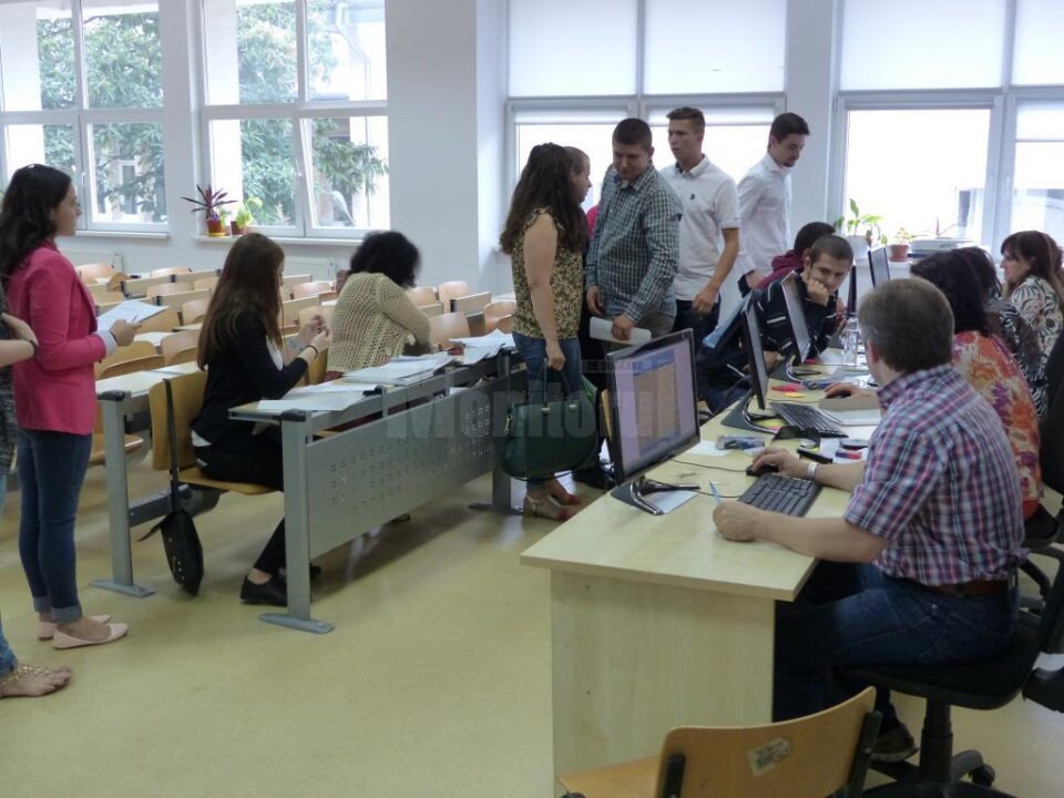 Aproape 2.500 de candidați s-au înscris la prima etapă de admitere de la USV