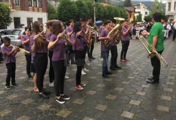 Festivalul Național al Ansamblurilor Folclorice ale Copiilor și Tinerilor „Dorna, plai de joc și cântec” și-a desemnat câștigătorii