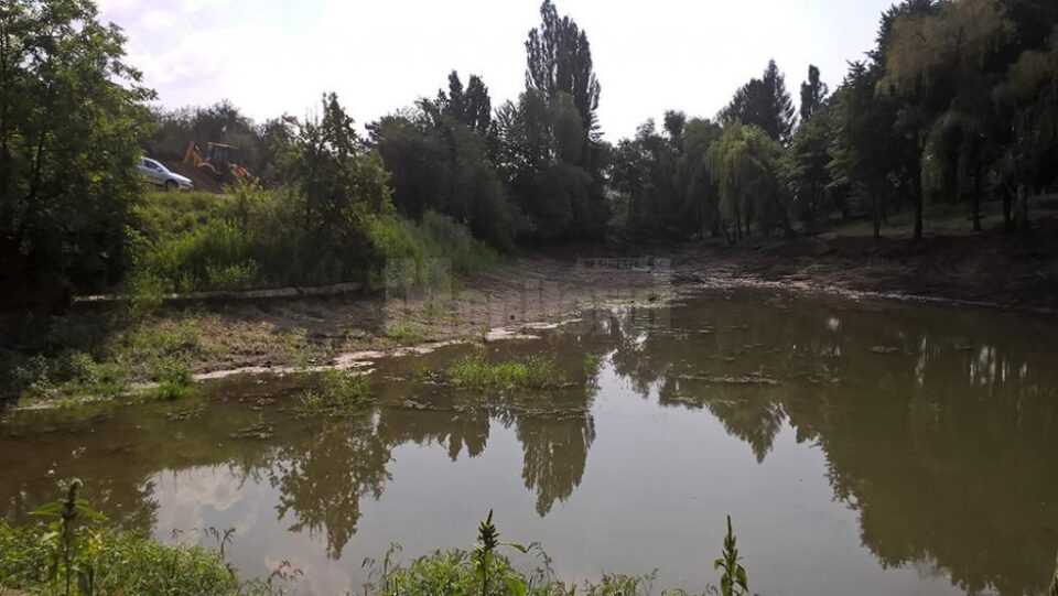 Refacerea lacului viitoarei zone de agrement Tătărași nu mai poate aștepta rezultatul licitației